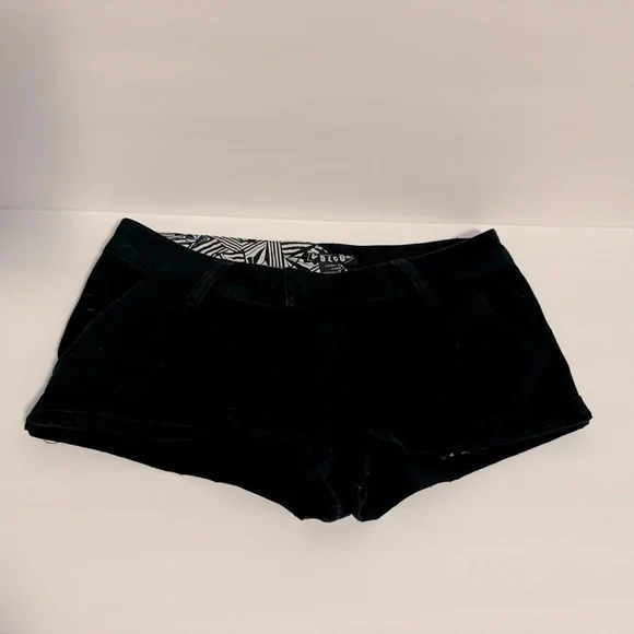 Volcom Low Rise Short Shorts - Picture 2 of 8